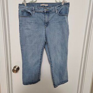 Levi's 311 Shaping Skinny Capri Size 16W Light Wash Women's Stretch